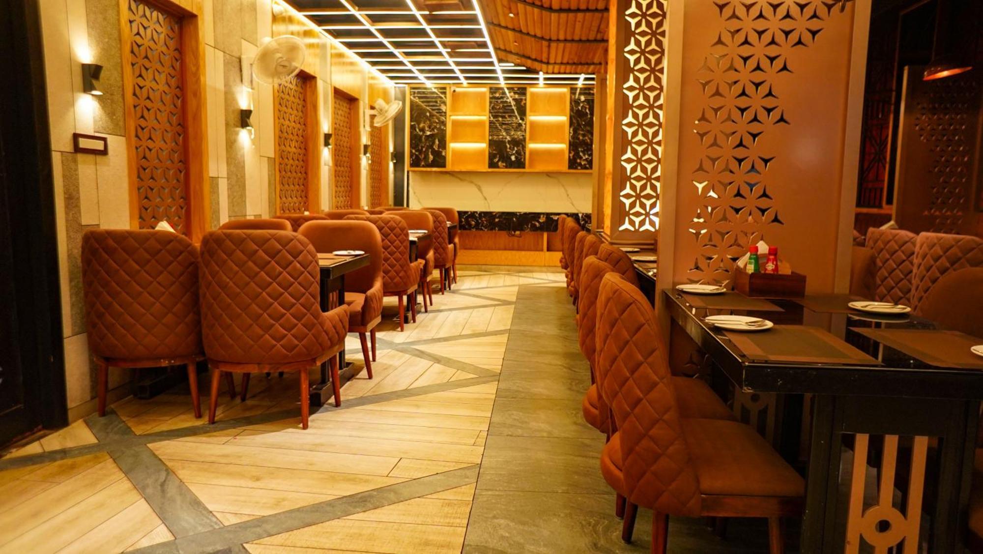 Hotel Park Regency Gorakhpur Exterior foto